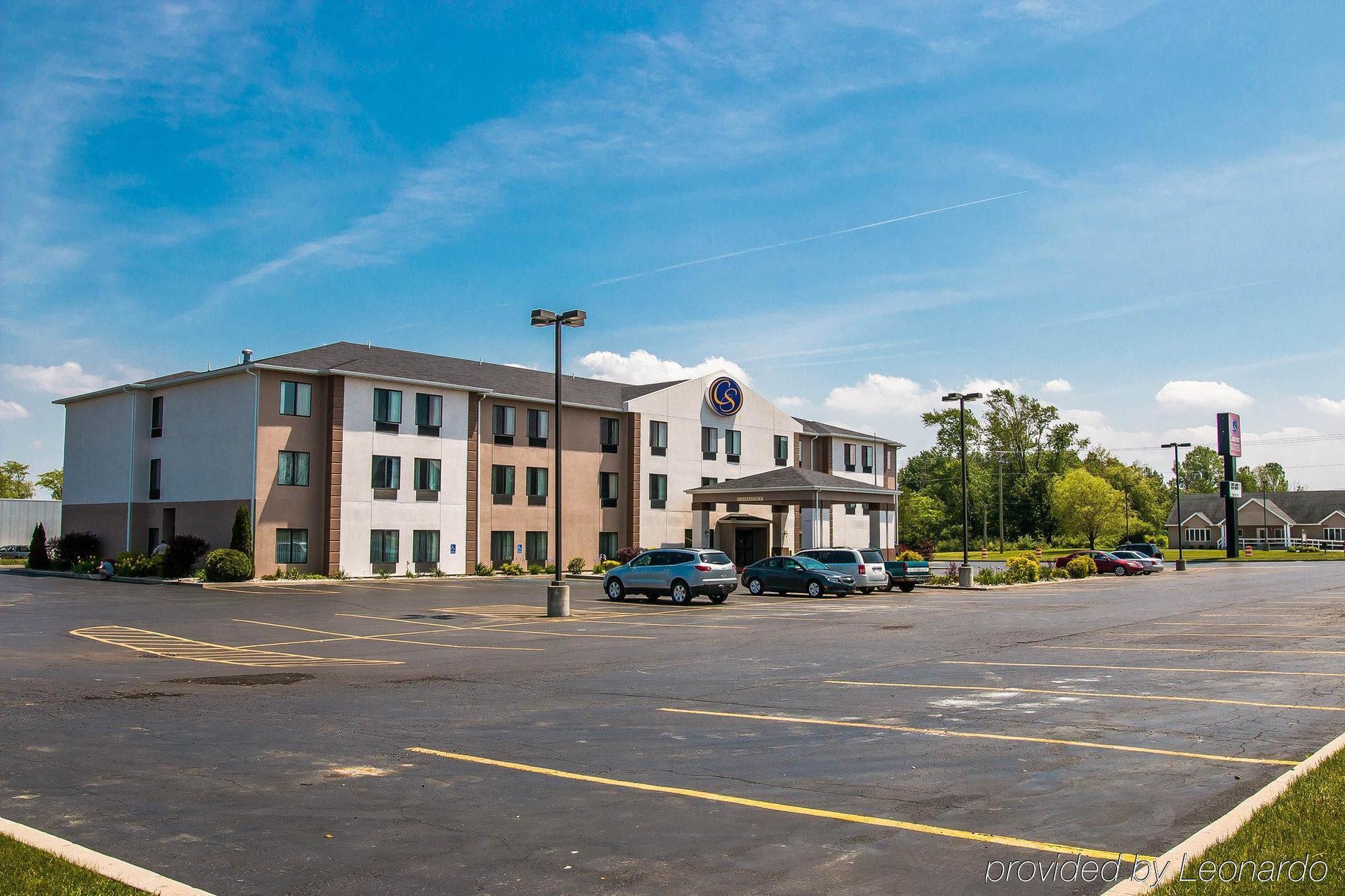 Comfort Suites South Haven Near I-96 Exterior photo